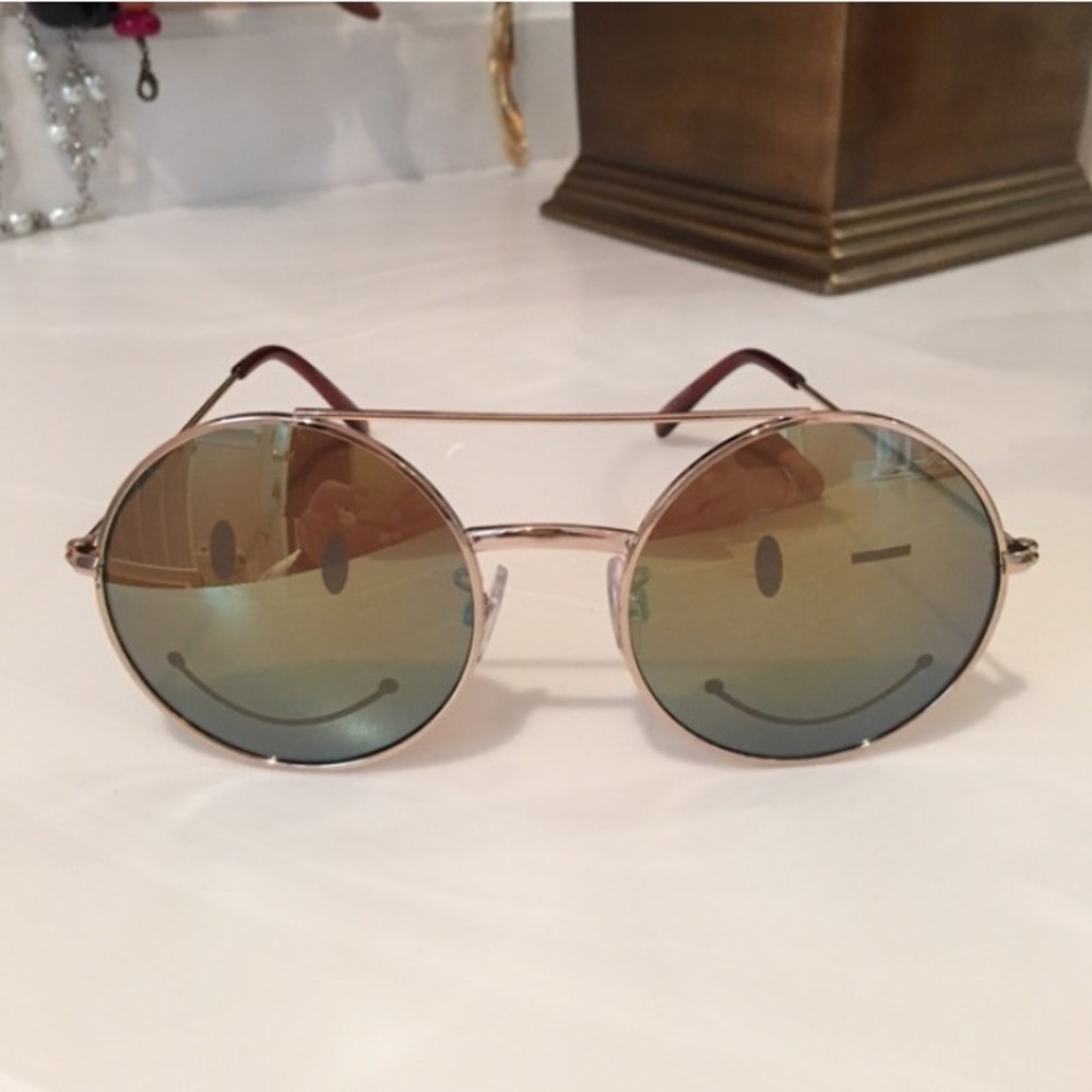 Winky face aviators sunglasses
